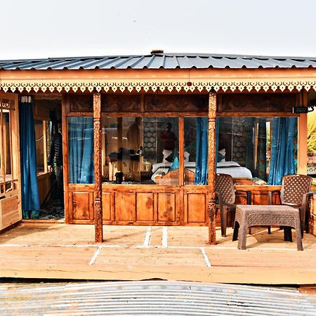 Heritage Amina Group Of Houseboats Hotell Srīnagar Exteriör bild