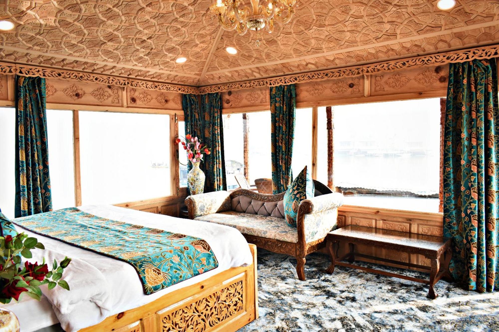 Heritage Amina Group Of Houseboats Hotell Srīnagar Exteriör bild